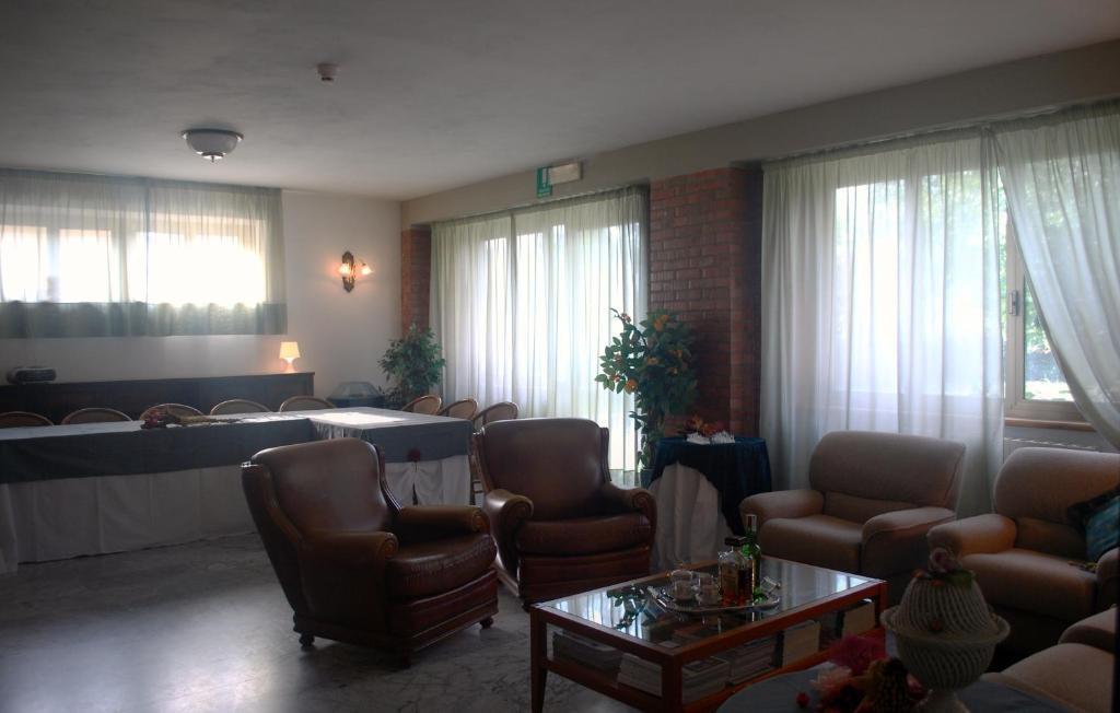 Albergo Smeraldo Кастельнуово-Маґра Екстер'єр фото