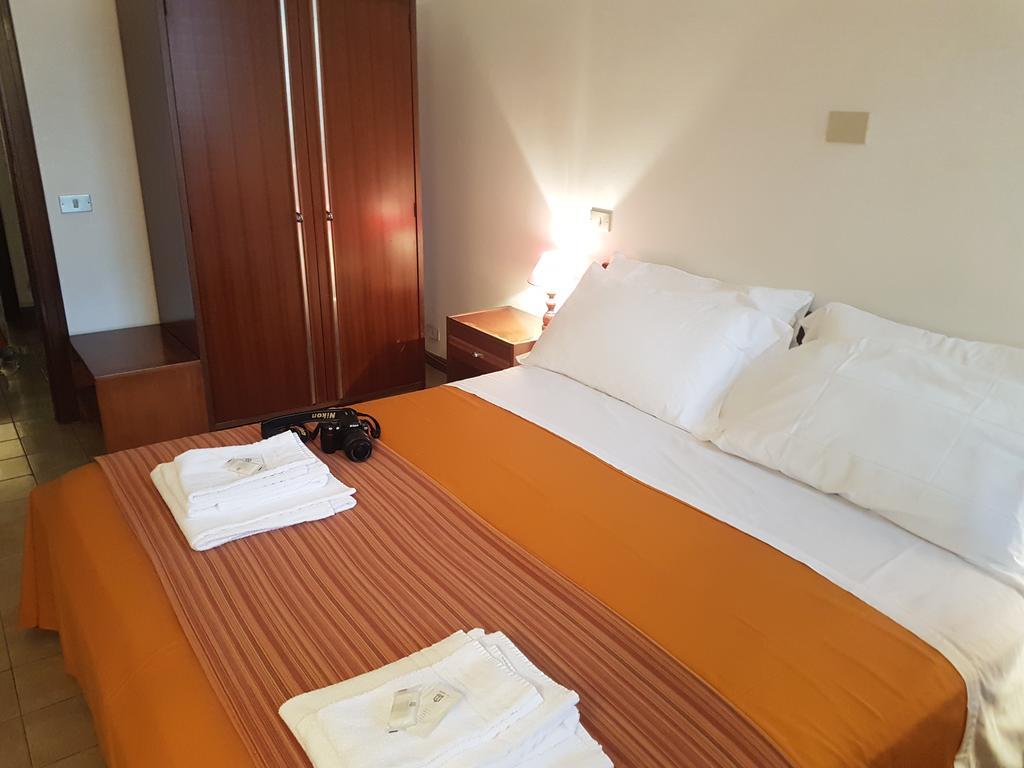 Albergo Smeraldo Кастельнуово-Маґра Екстер'єр фото